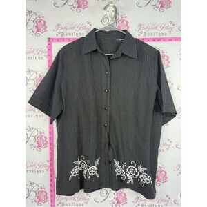 Shirt vintage Gray Short-Sleeve Button-Up Shirt with White Floral Embroidery
